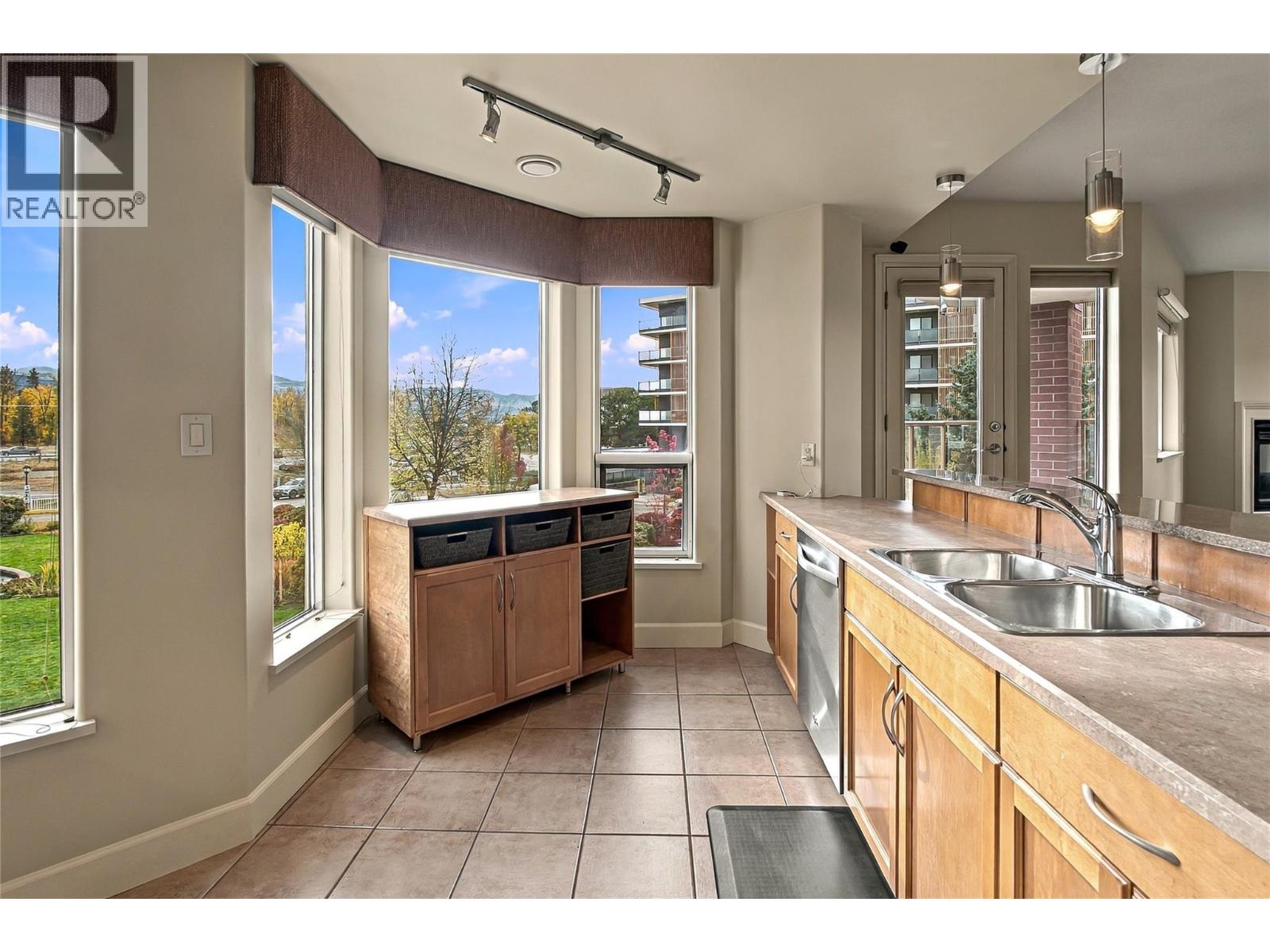 205 1947 Underhill Street, Kelowna