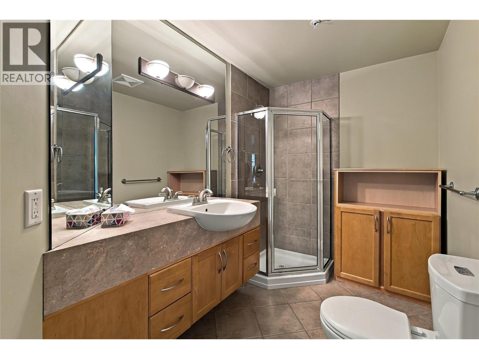 205 1947 Underhill Street, Kelowna