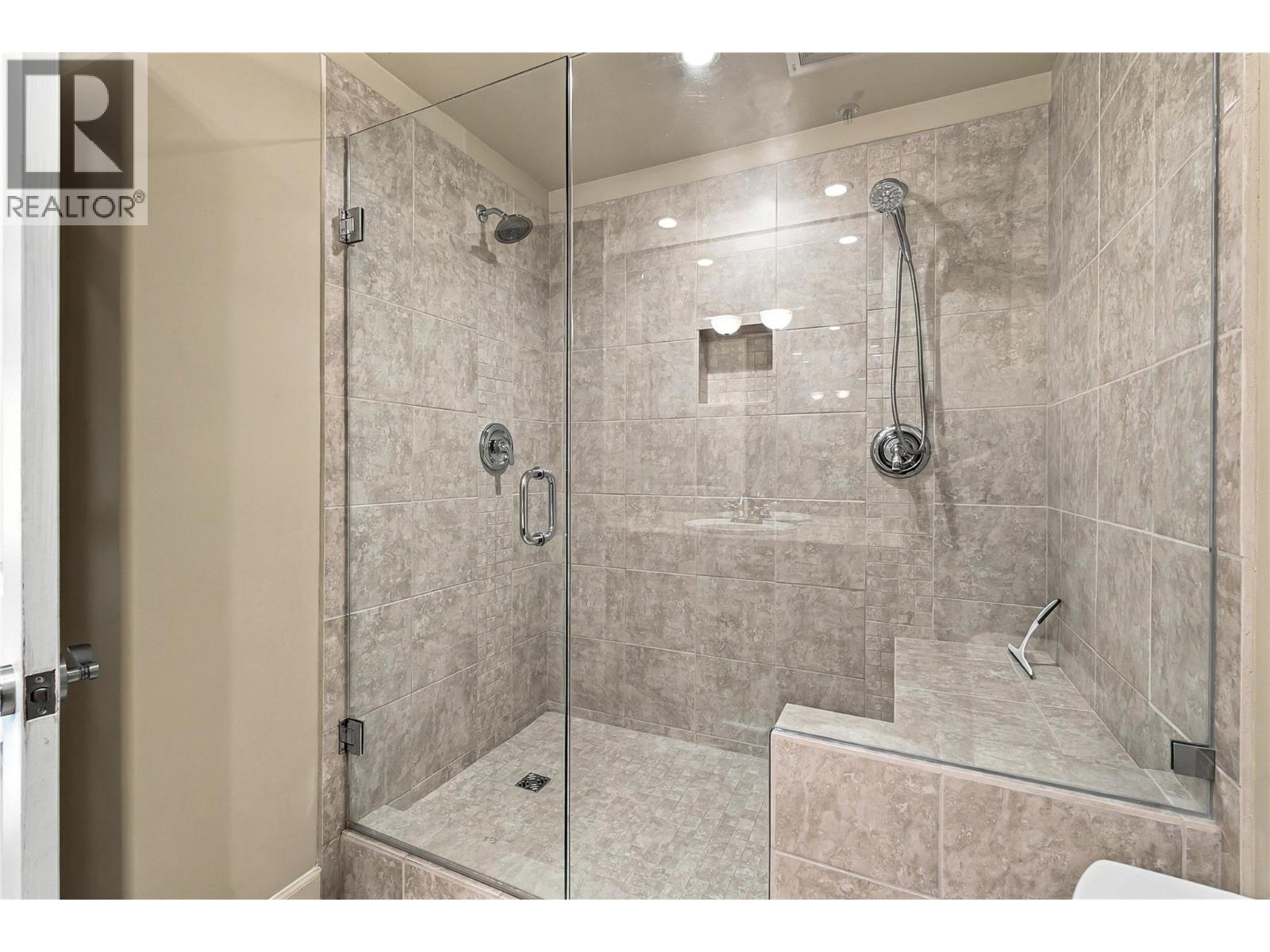 205 1947 Underhill Street, Kelowna