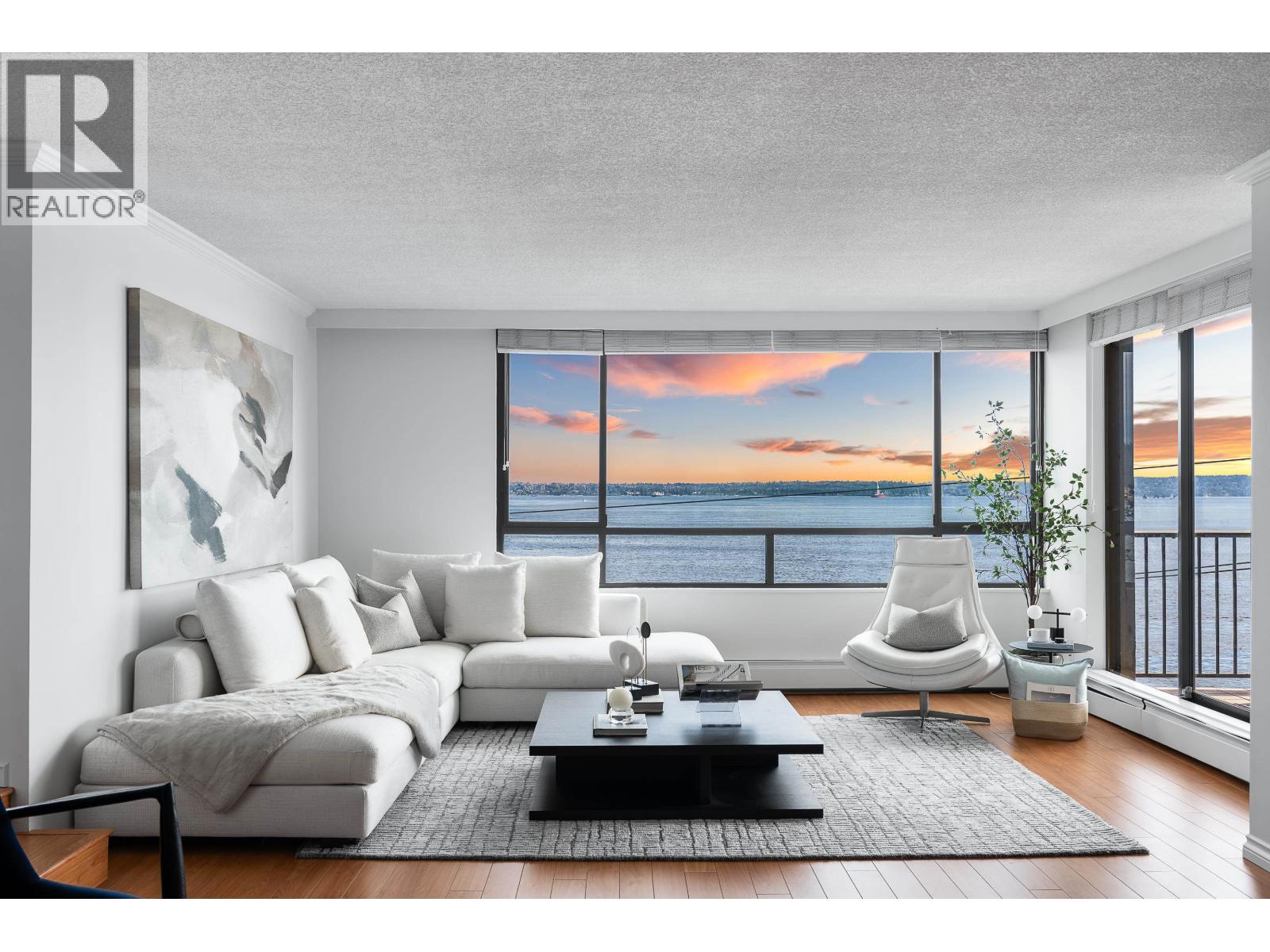 302 1930 BELLEVUE AVENUE, West Vancouver