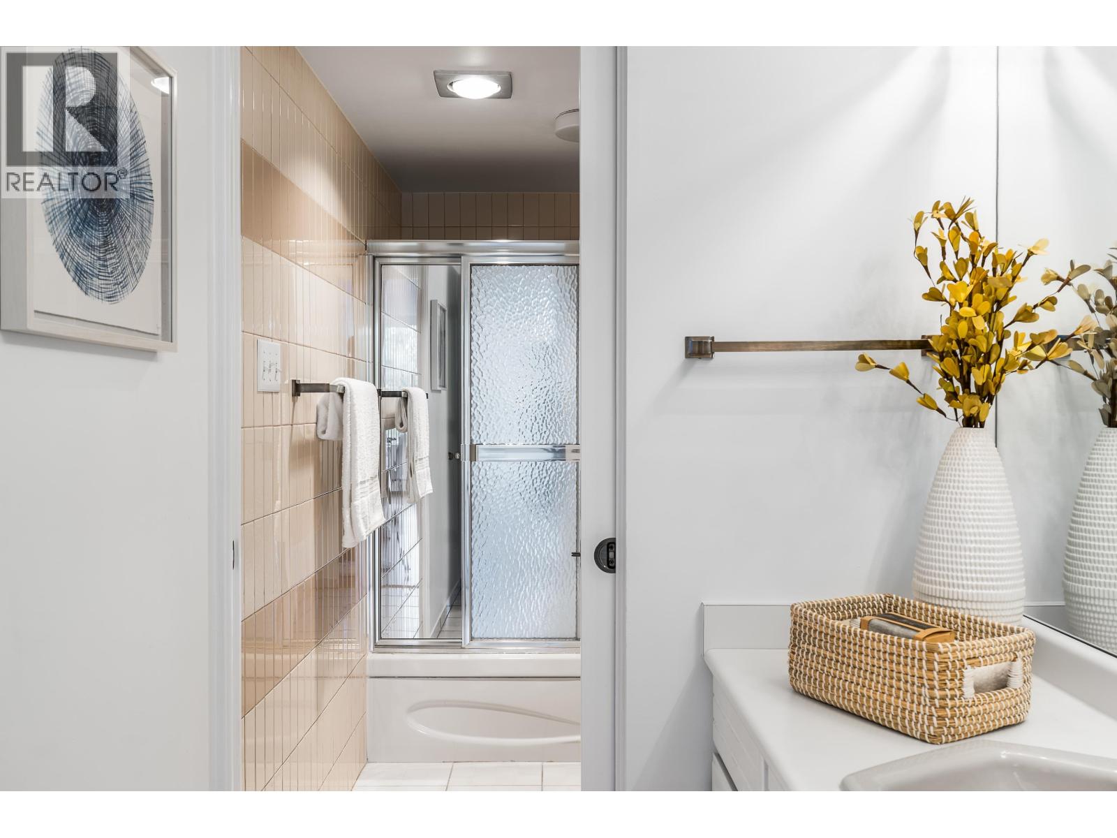 Photo 22 of 302 1930 BELLEVUE AVENUE
