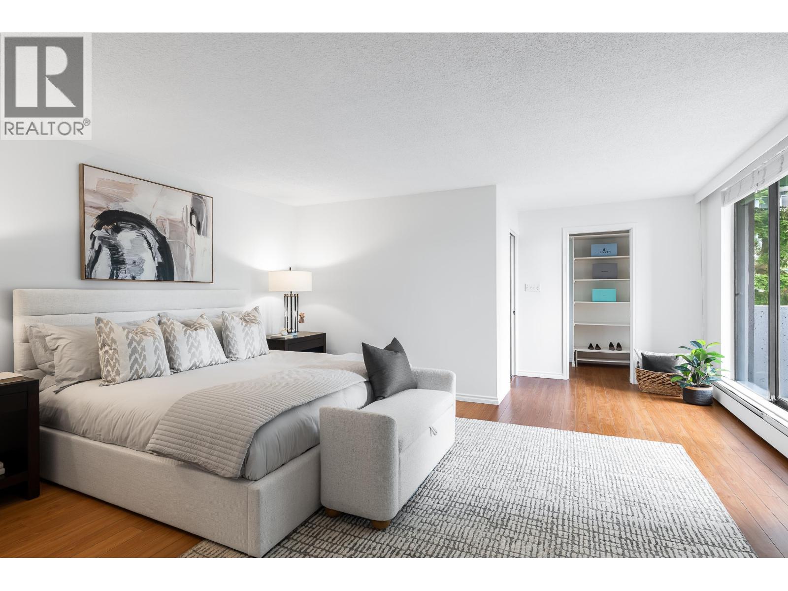 Photo 23 of 302 1930 BELLEVUE AVENUE