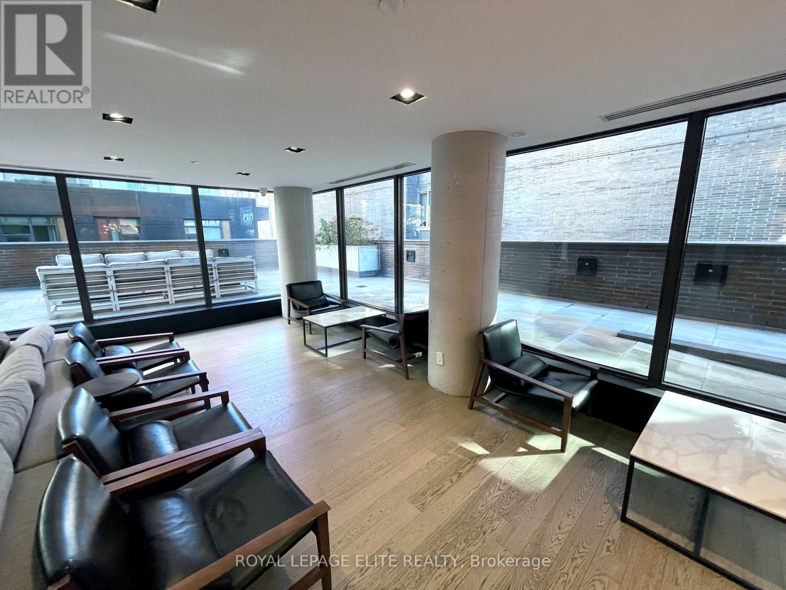 #1119 111 BATHURST STREET - 42