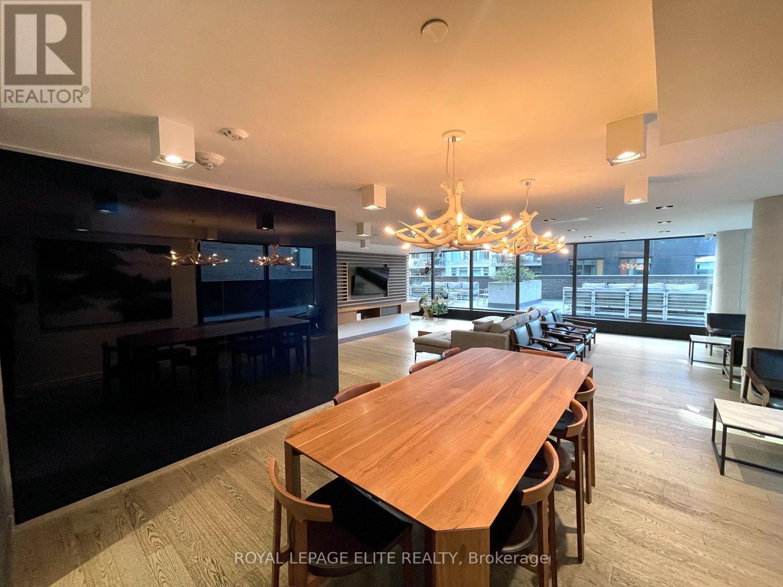 #1119 111 BATHURST STREET - 45