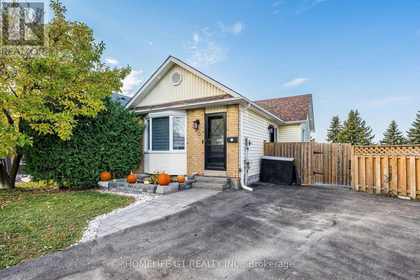 330 POMPANO COURT, Oshawa (Samac)