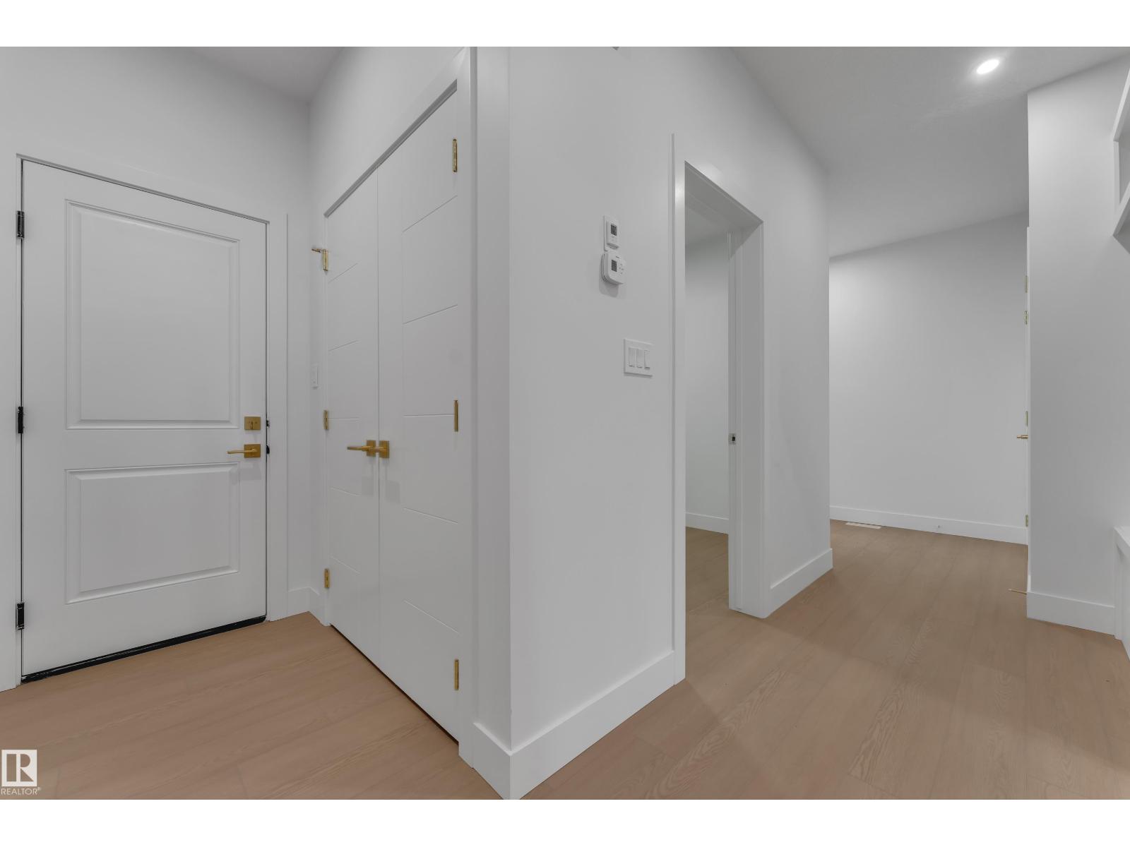 2972 8 Avenue SW, Edmonton — photo 10