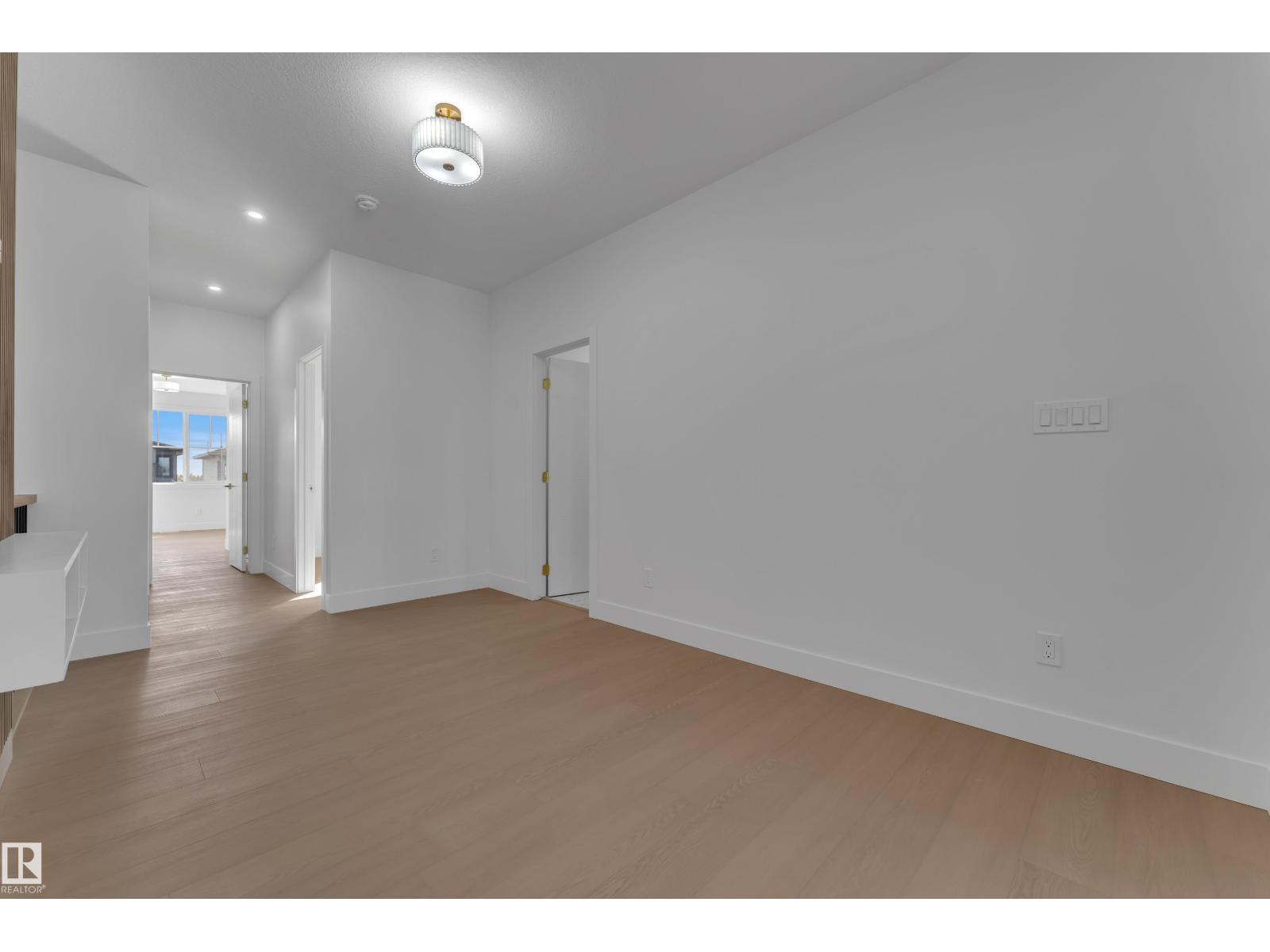 2972 8 Avenue SW, Edmonton — photo 23