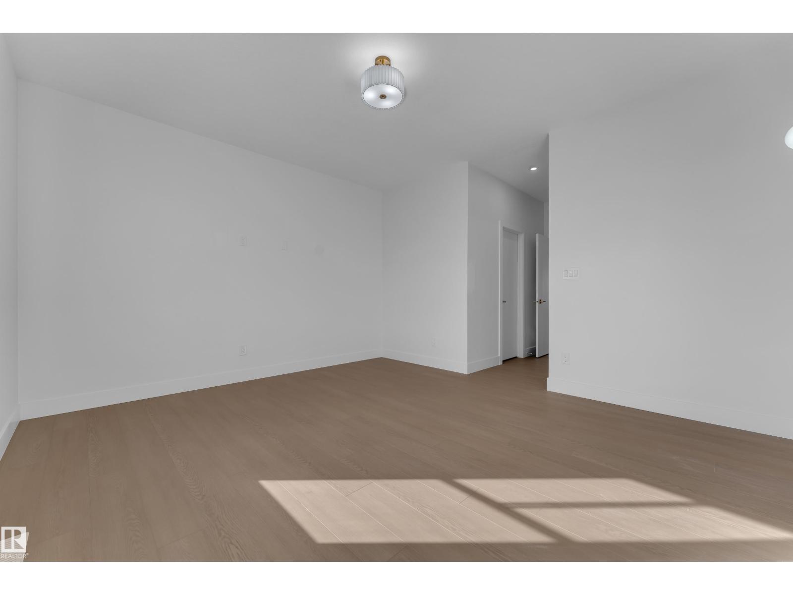 2972 8 Avenue SW, Edmonton — photo 31