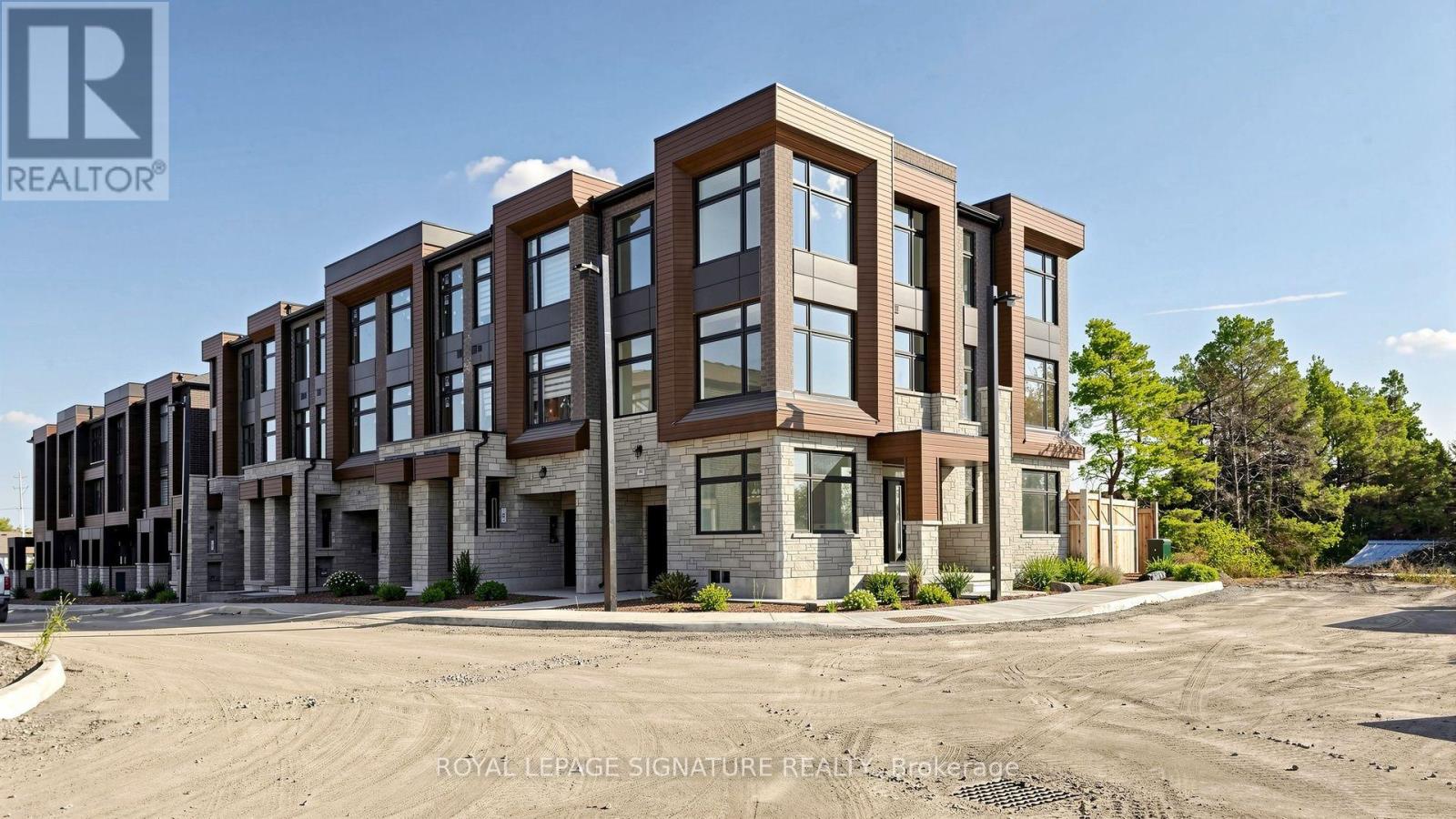 99 DIVADALE ROAD, Vaughan (Elder Mills)