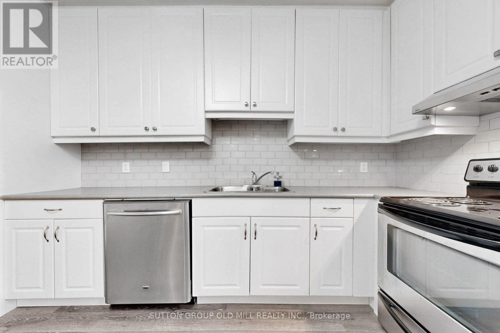 1 NORTH PARK DRIVE, Toronto (Maple Leaf) — photo 11