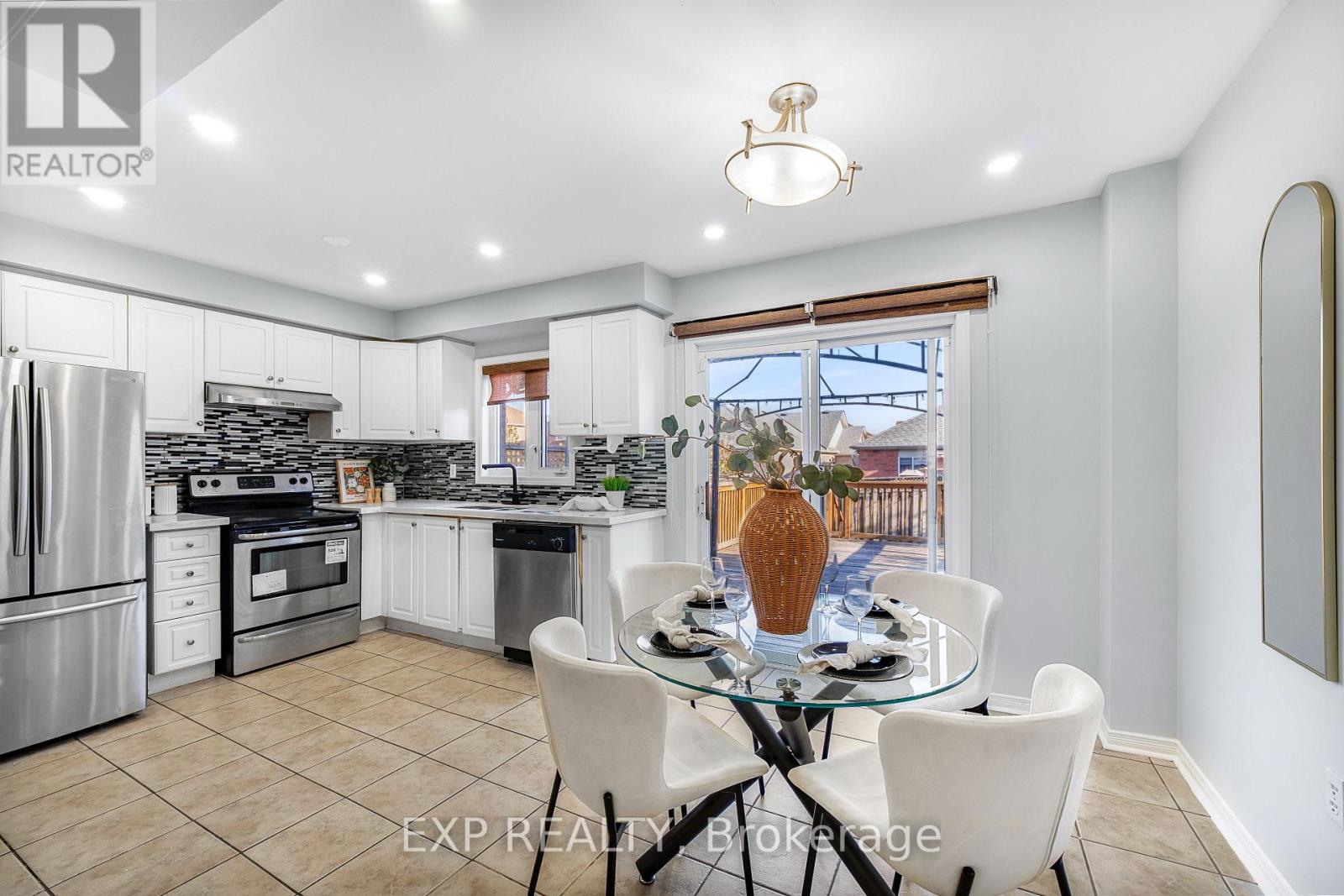 128 OLYMPIA CRESCENT, Brampton (Fletcher's Meadow) — photo 4