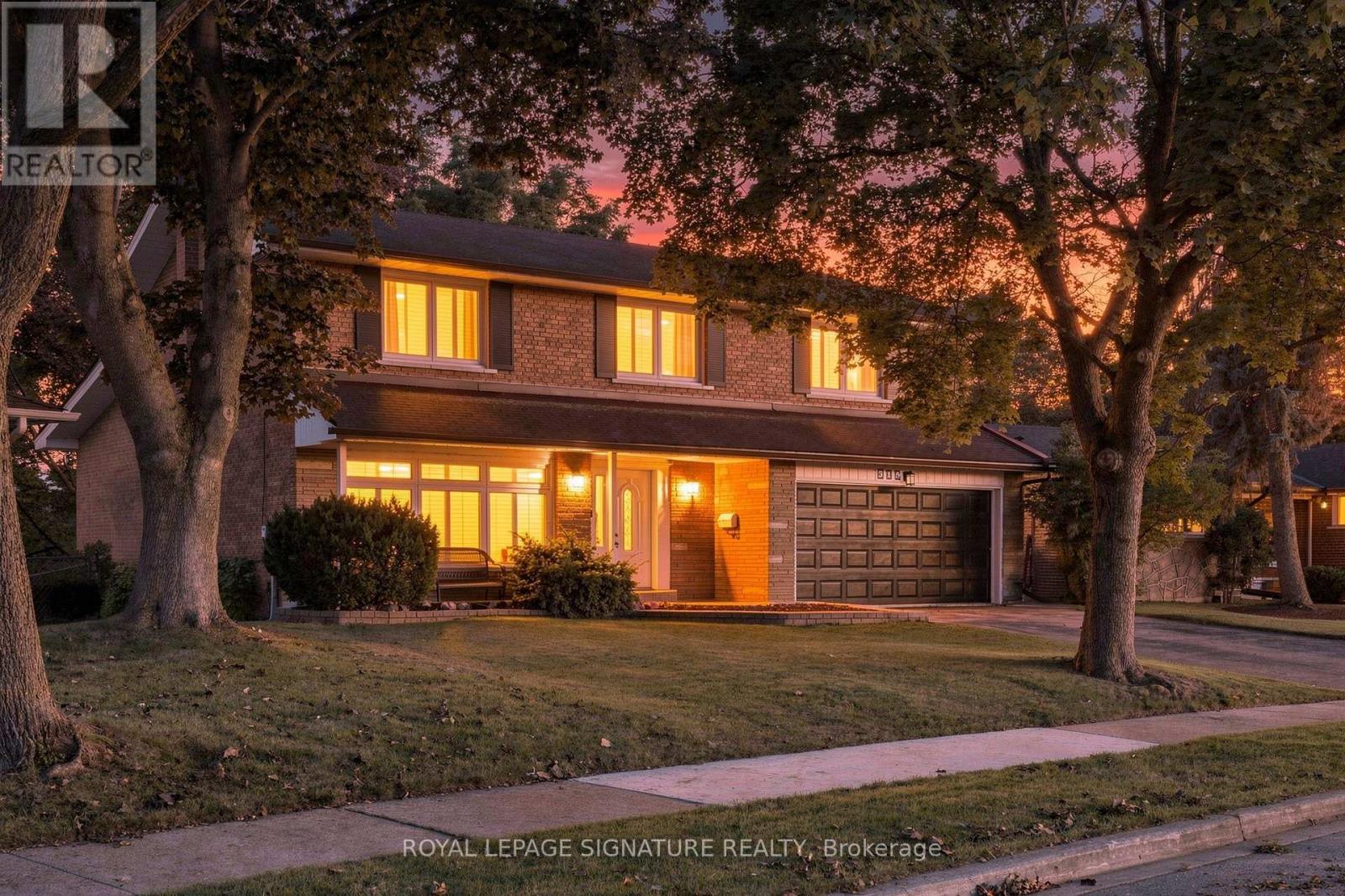 315 MARKLAND DRIVE, Toronto (Markland Wood)