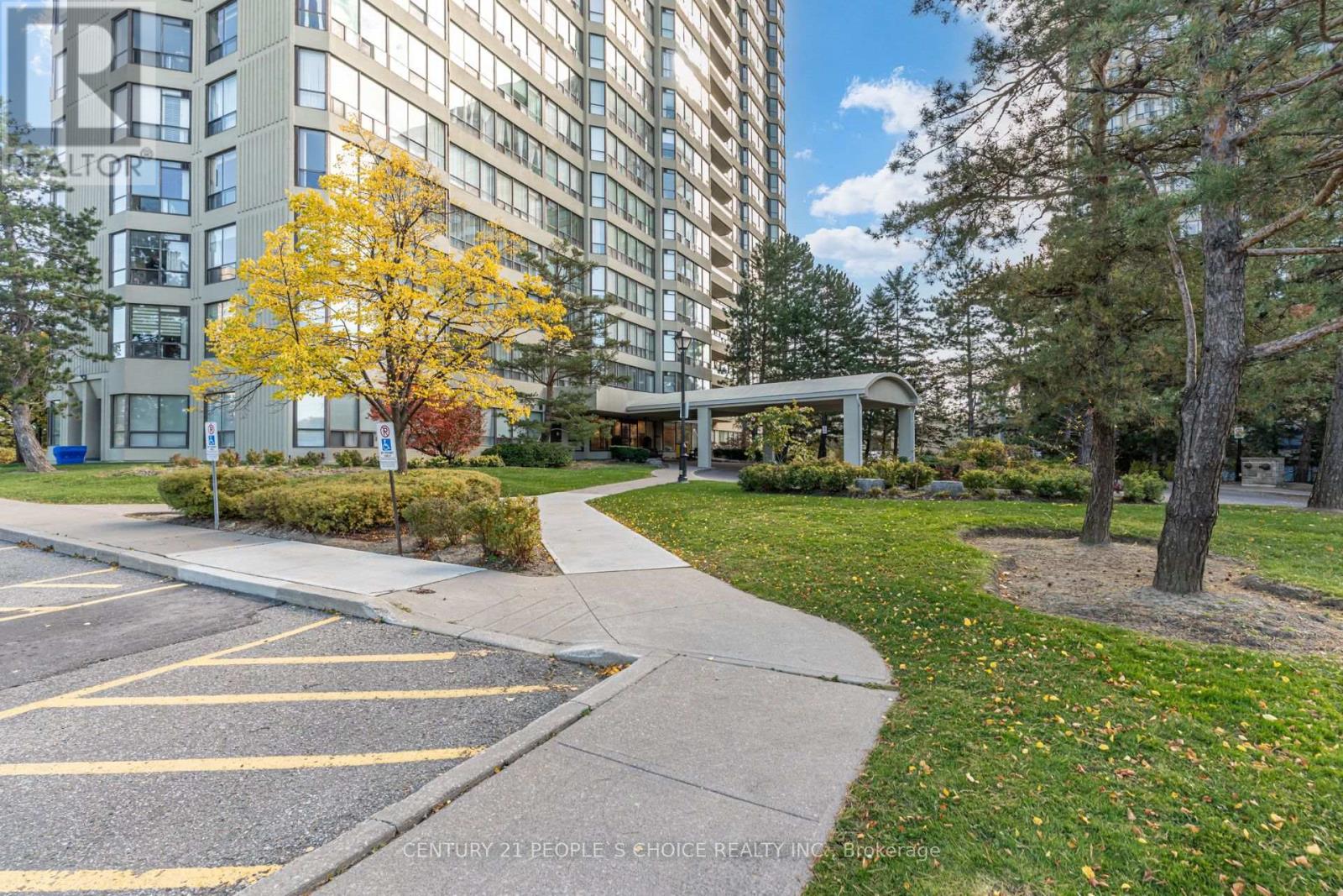 110 - 22 HANOVER ROAD, Brampton (Queen Street Corridor)
