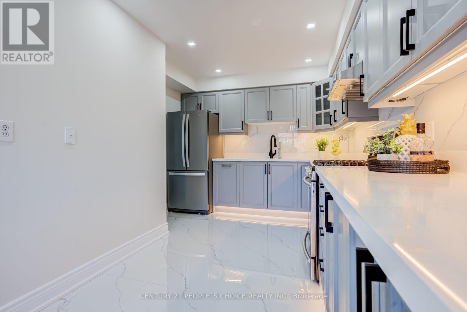 19 MATTARI COURT, Toronto (West Humber-Clairville) — photo 11