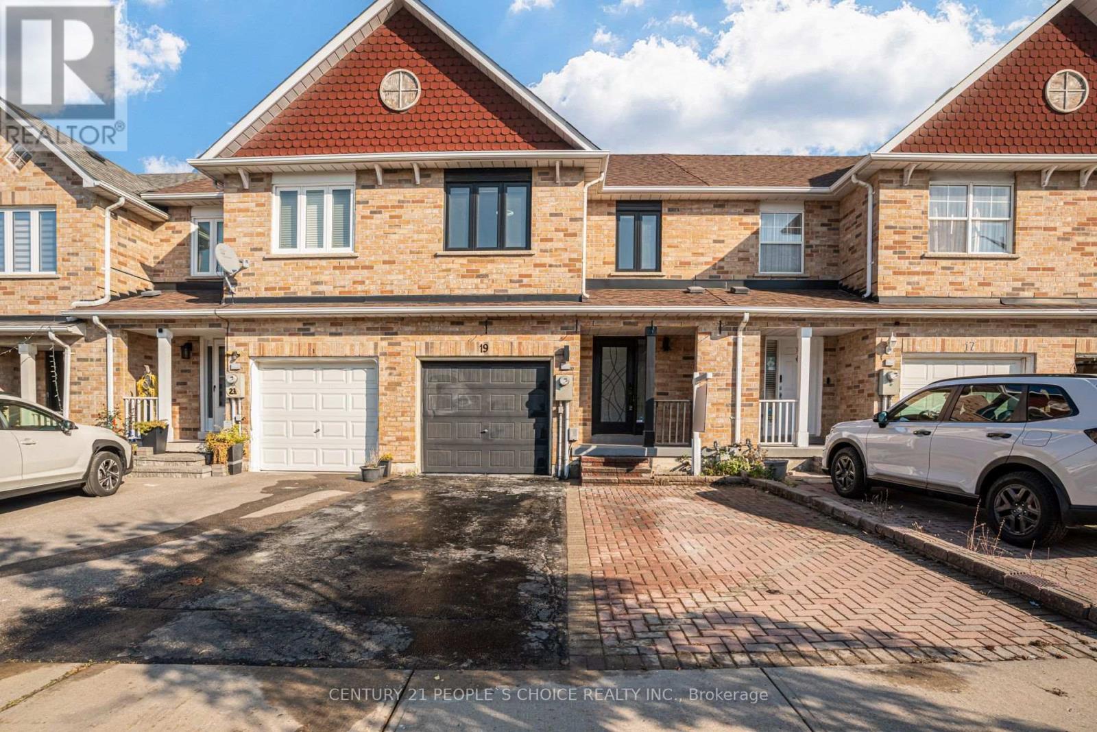 19 MATTARI COURT, Toronto (West Humber-Clairville) — photo 2