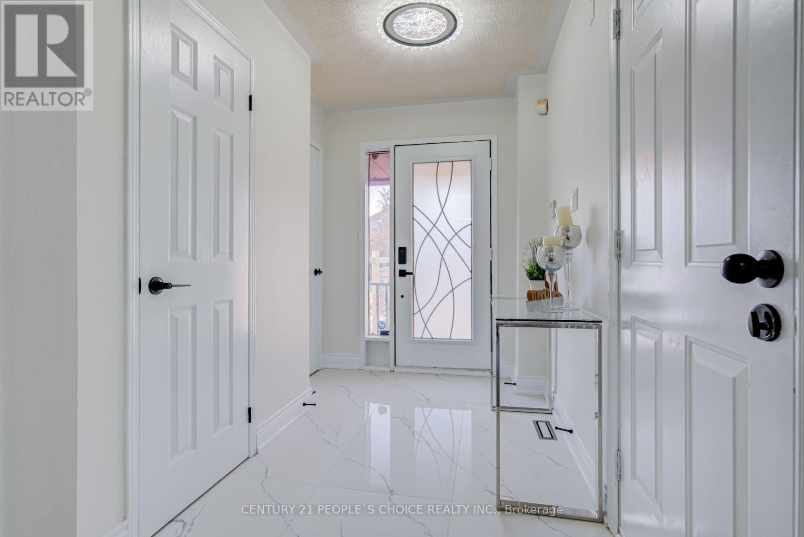 19 MATTARI COURT, Toronto (West Humber-Clairville) — photo 4