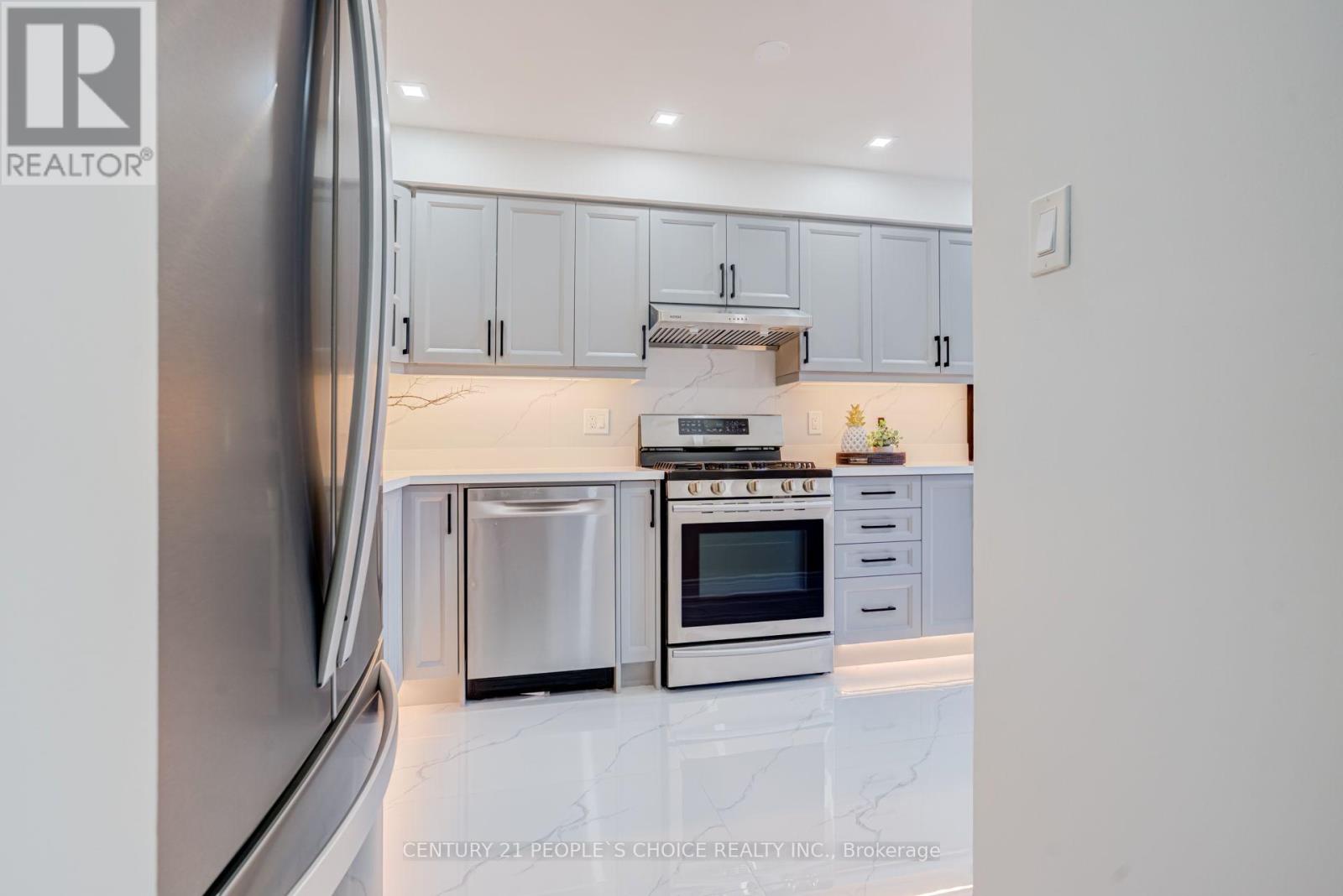 19 MATTARI COURT, Toronto (West Humber-Clairville) — photo 8