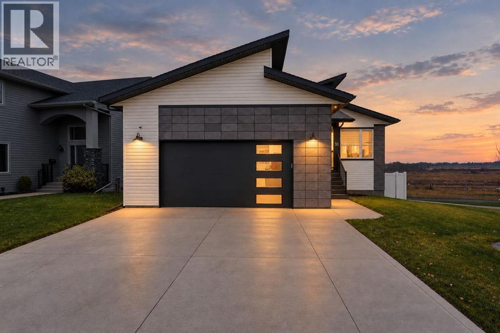 Photo of 33 Maclean Close, Blackfalds