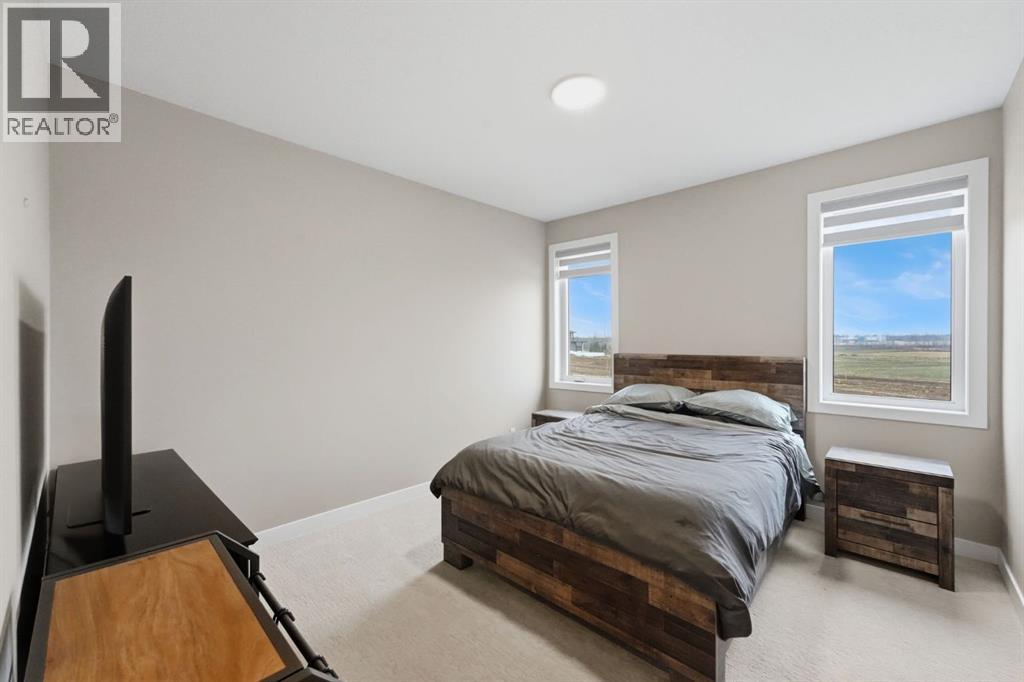 Listing photo – 33 Maclean Close, Blackfalds