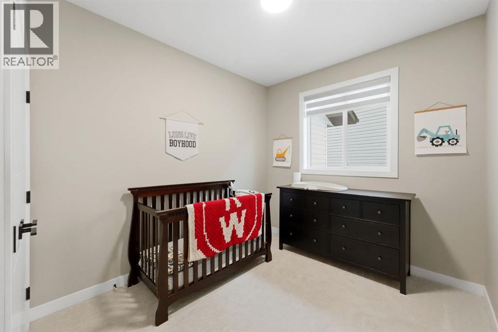 Listing photo – 33 Maclean Close, Blackfalds