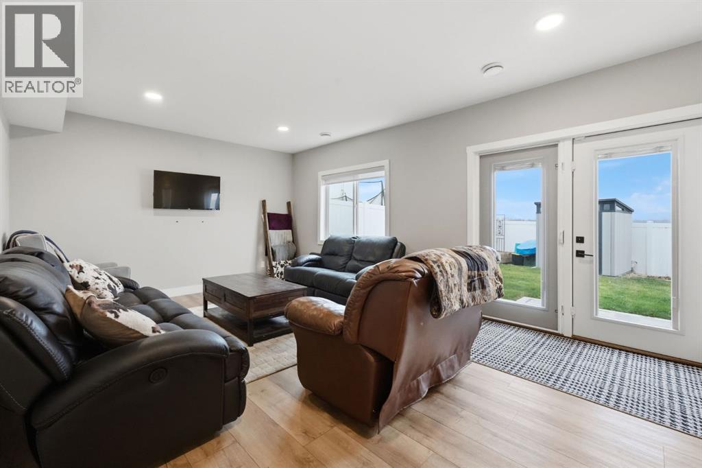 Listing photo – 33 Maclean Close, Blackfalds