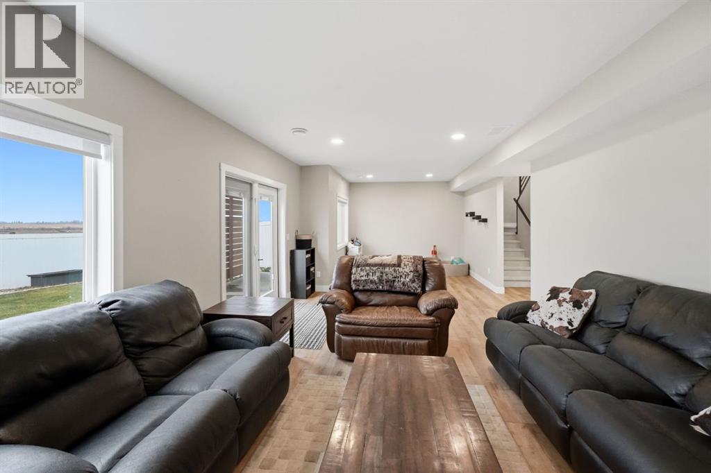 Listing photo – 33 Maclean Close, Blackfalds