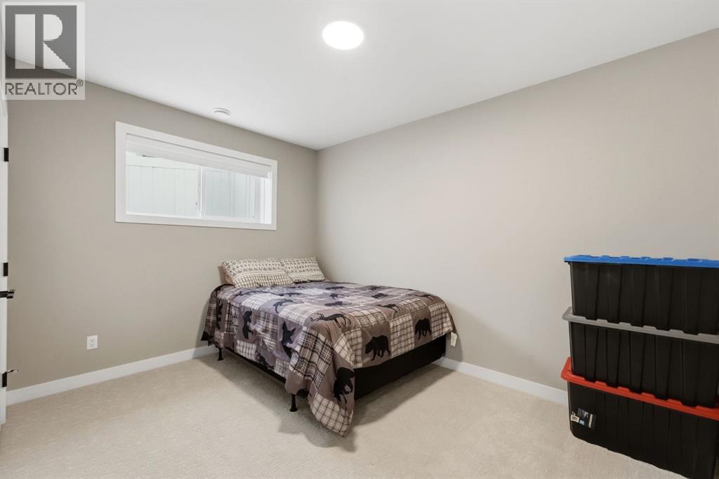 Listing photo – 33 Maclean Close, Blackfalds