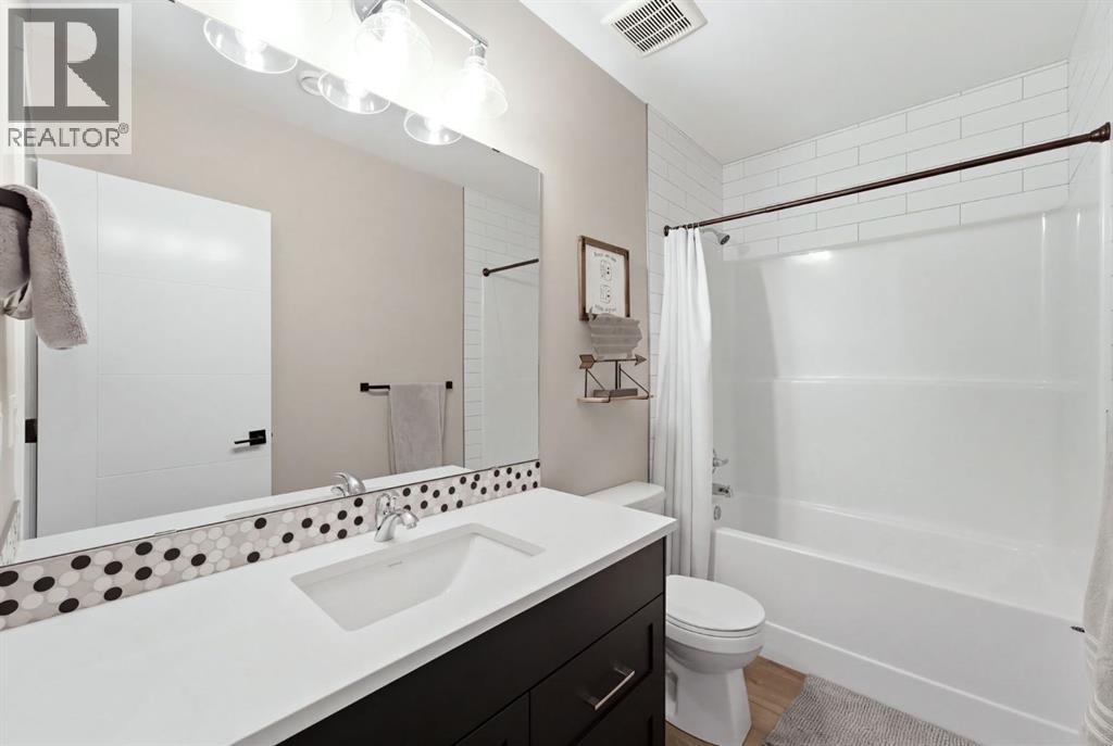 Listing photo – 33 Maclean Close, Blackfalds