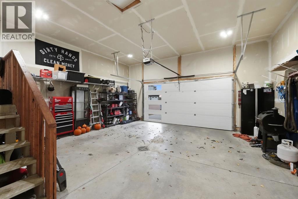 Listing photo – 33 Maclean Close, Blackfalds