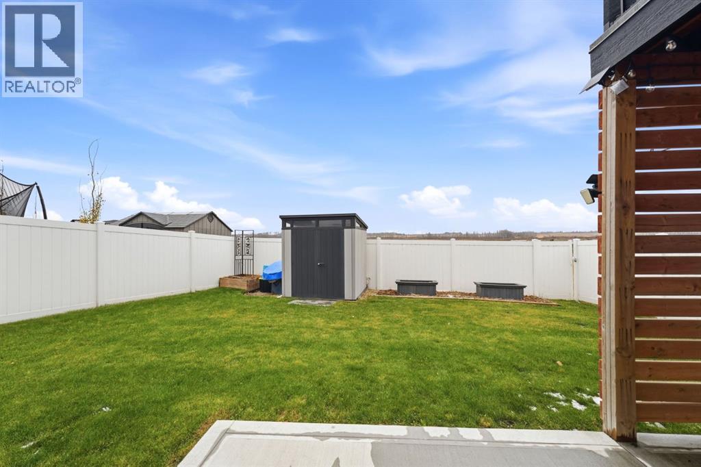 Listing photo – 33 Maclean Close, Blackfalds
