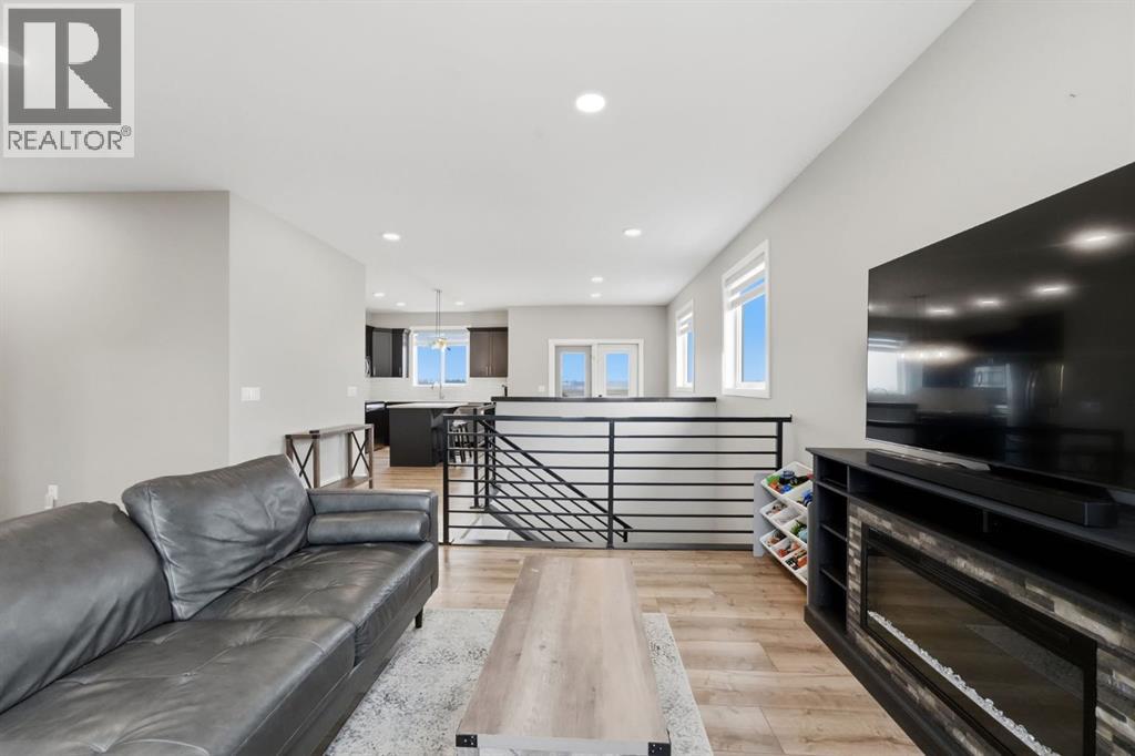 Listing photo – 33 Maclean Close, Blackfalds