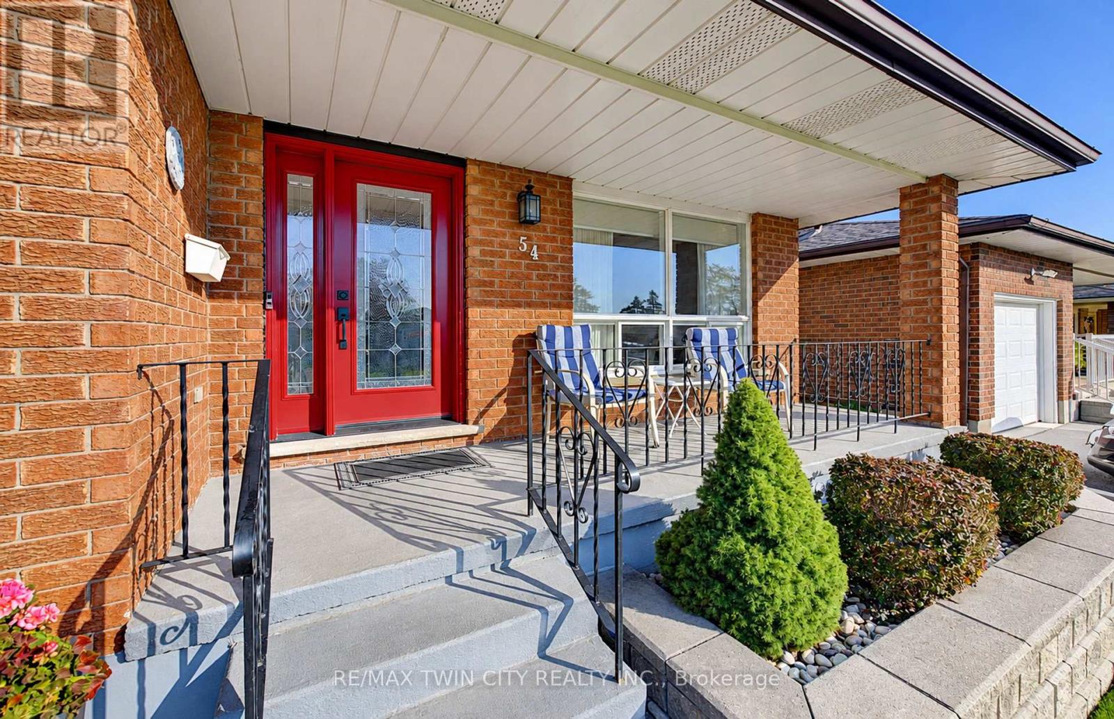 54 WENDY COURT — photo 2