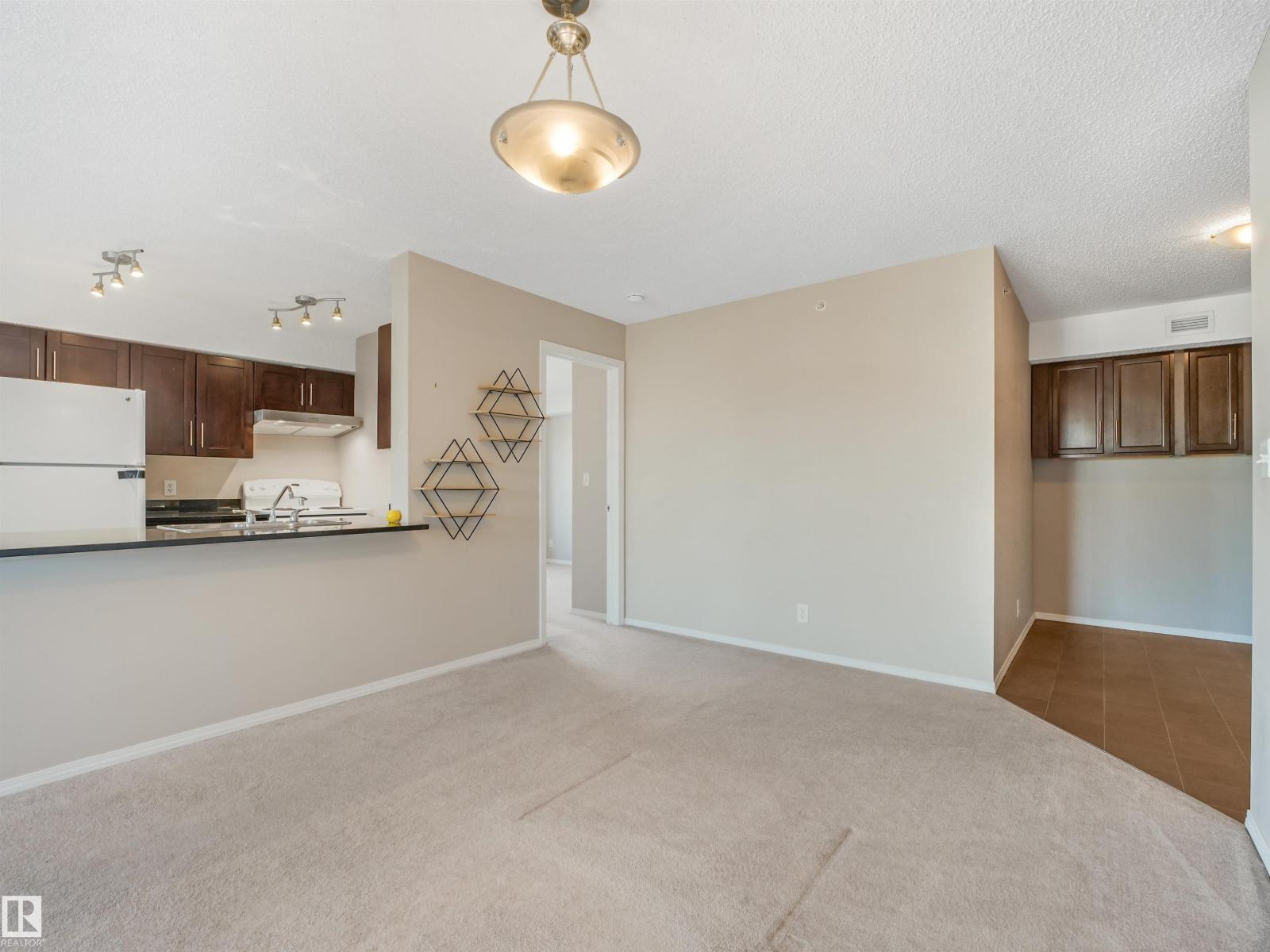 Property photograph 19 for MLS E4514508