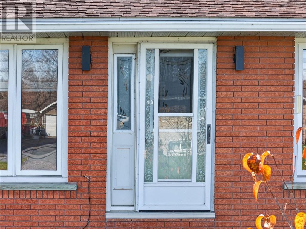 139 Paquette Street, Azilda — photo 8