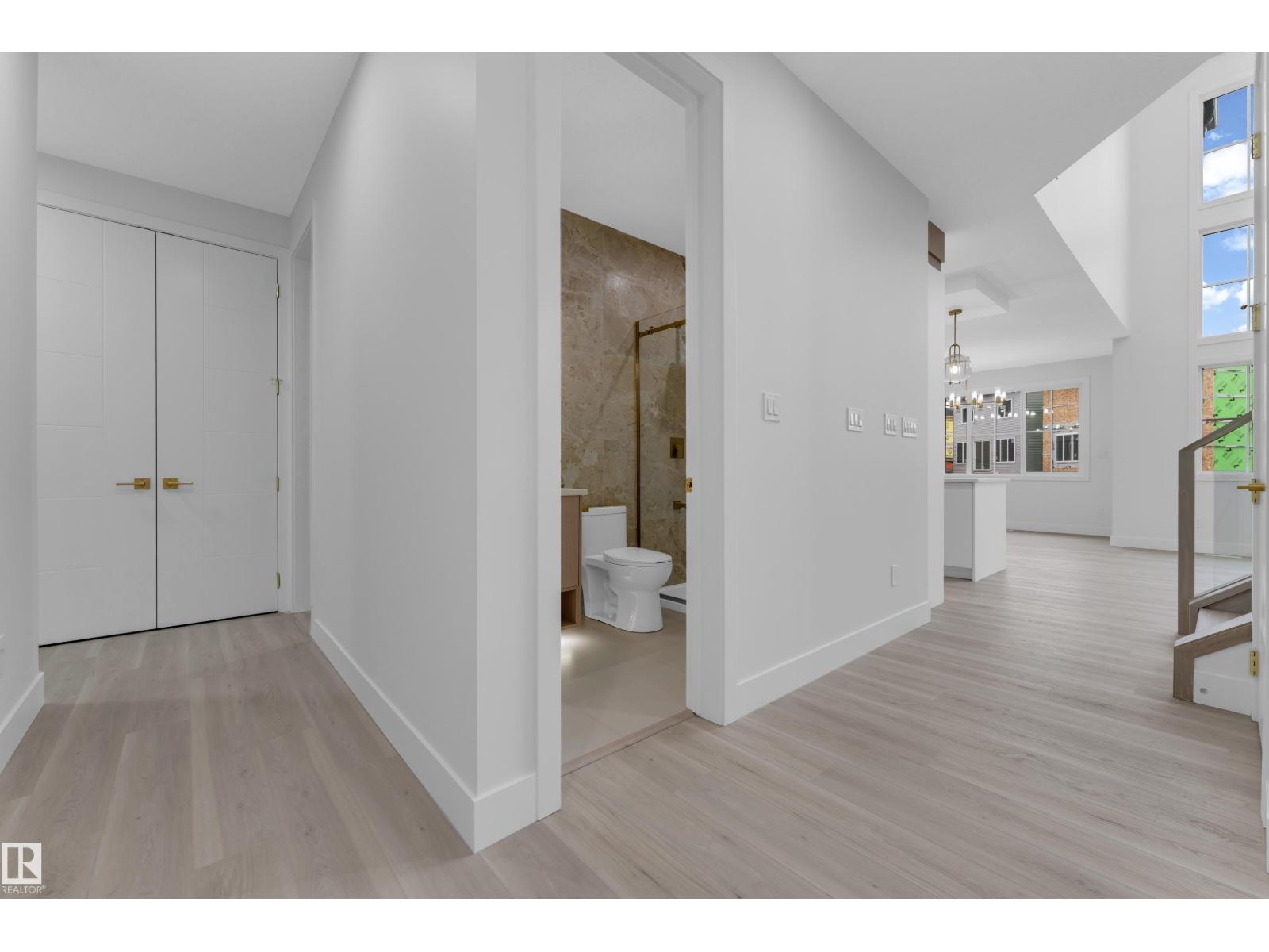 732 31 Street SW, Edmonton — photo 8
