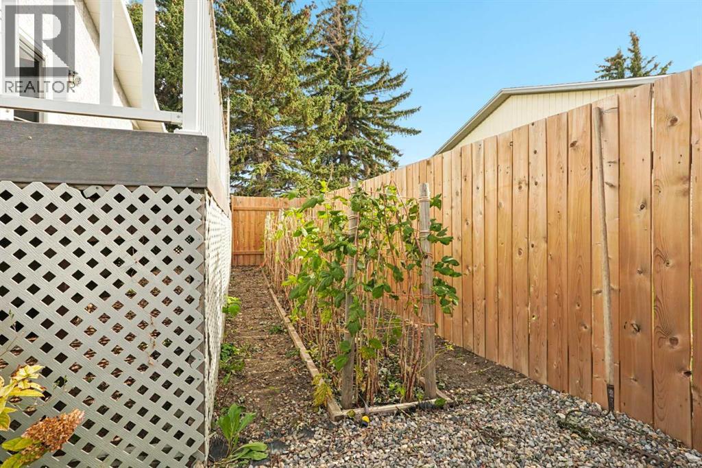 526 6 Street S, photo 43 of 43