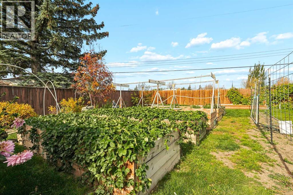 526 6 Street S, photo 40 of 43