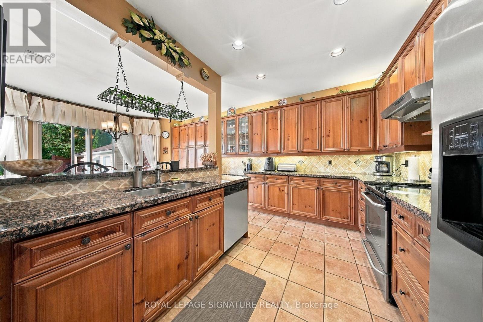1604 VALLEY RIDGE CRESCENT - 20