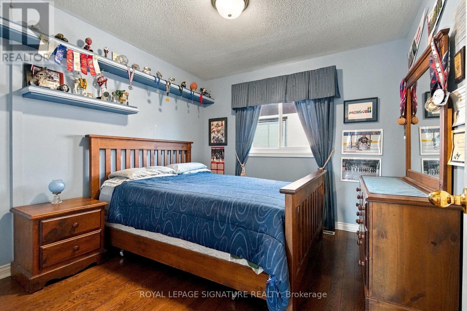 1604 VALLEY RIDGE CRESCENT - 24