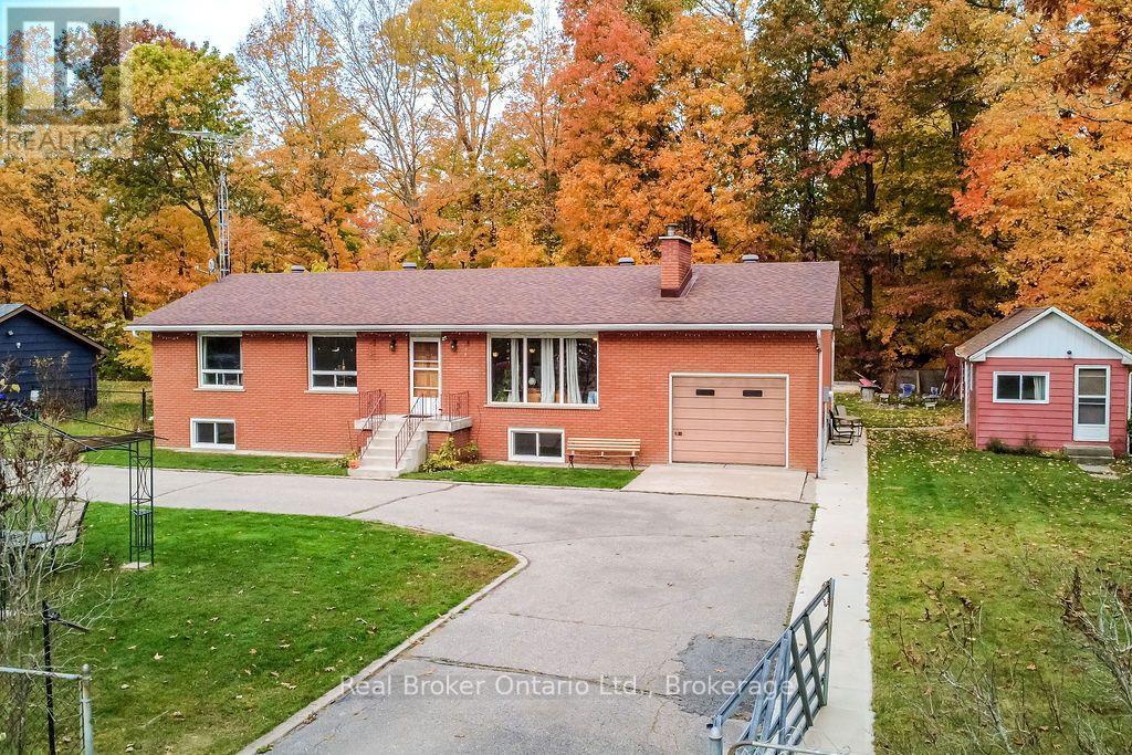22 OAKWOOD AVENUE, Tiny