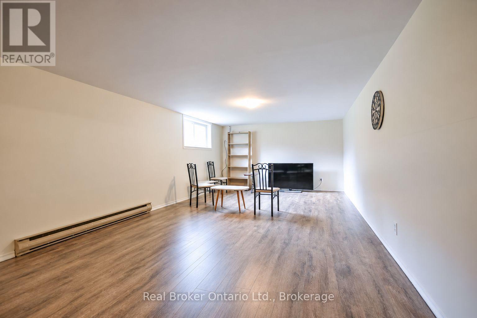 22 Oakwood Avenue, Tiny photo 21