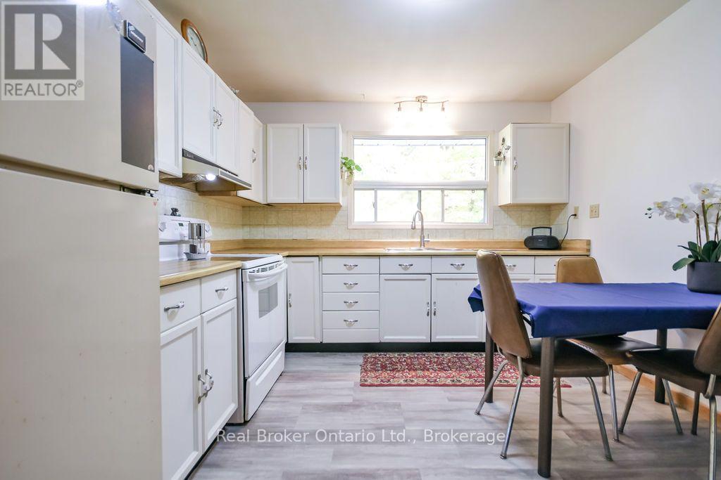 22 OAKWOOD AVENUE, Tiny — photo 8