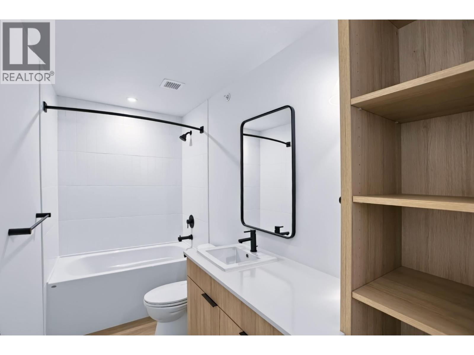 415 604 Cawston Avenue, Kelowna