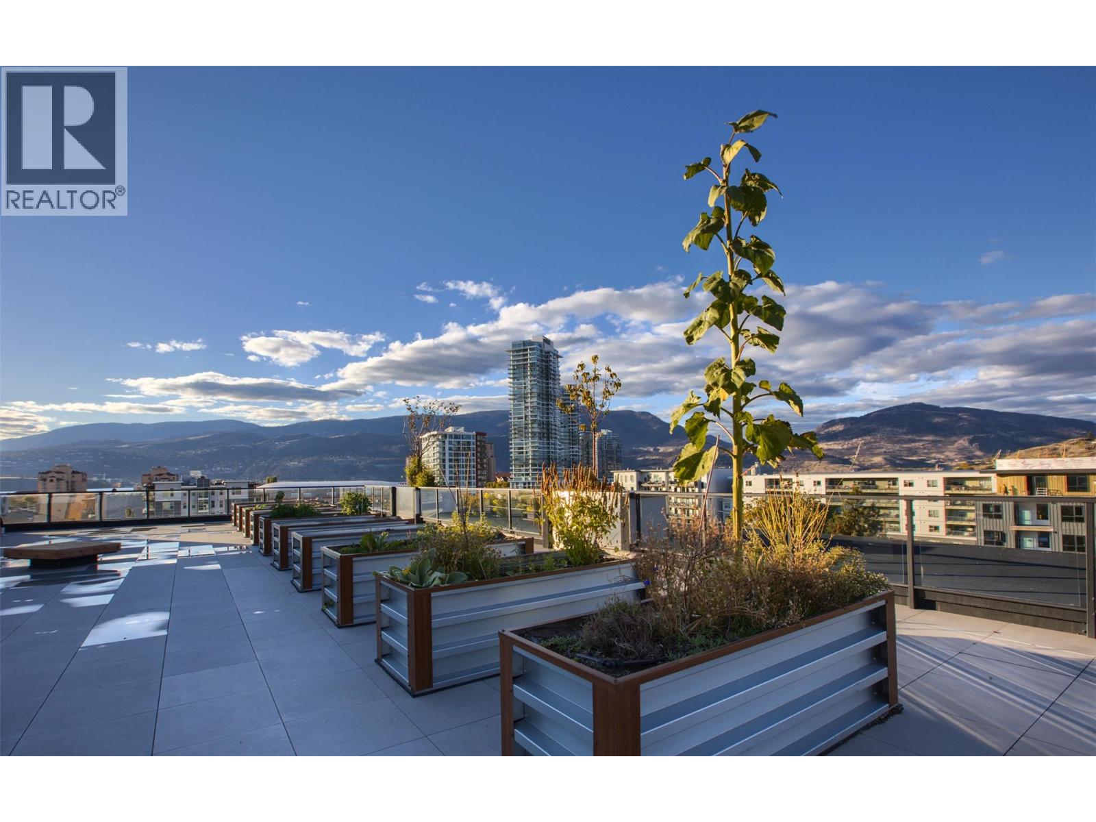 415 604 Cawston Avenue, Kelowna