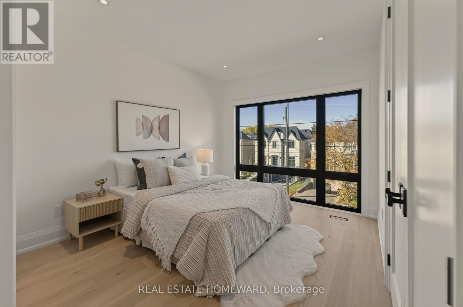 333 GLENGARRY AVENUE - 29