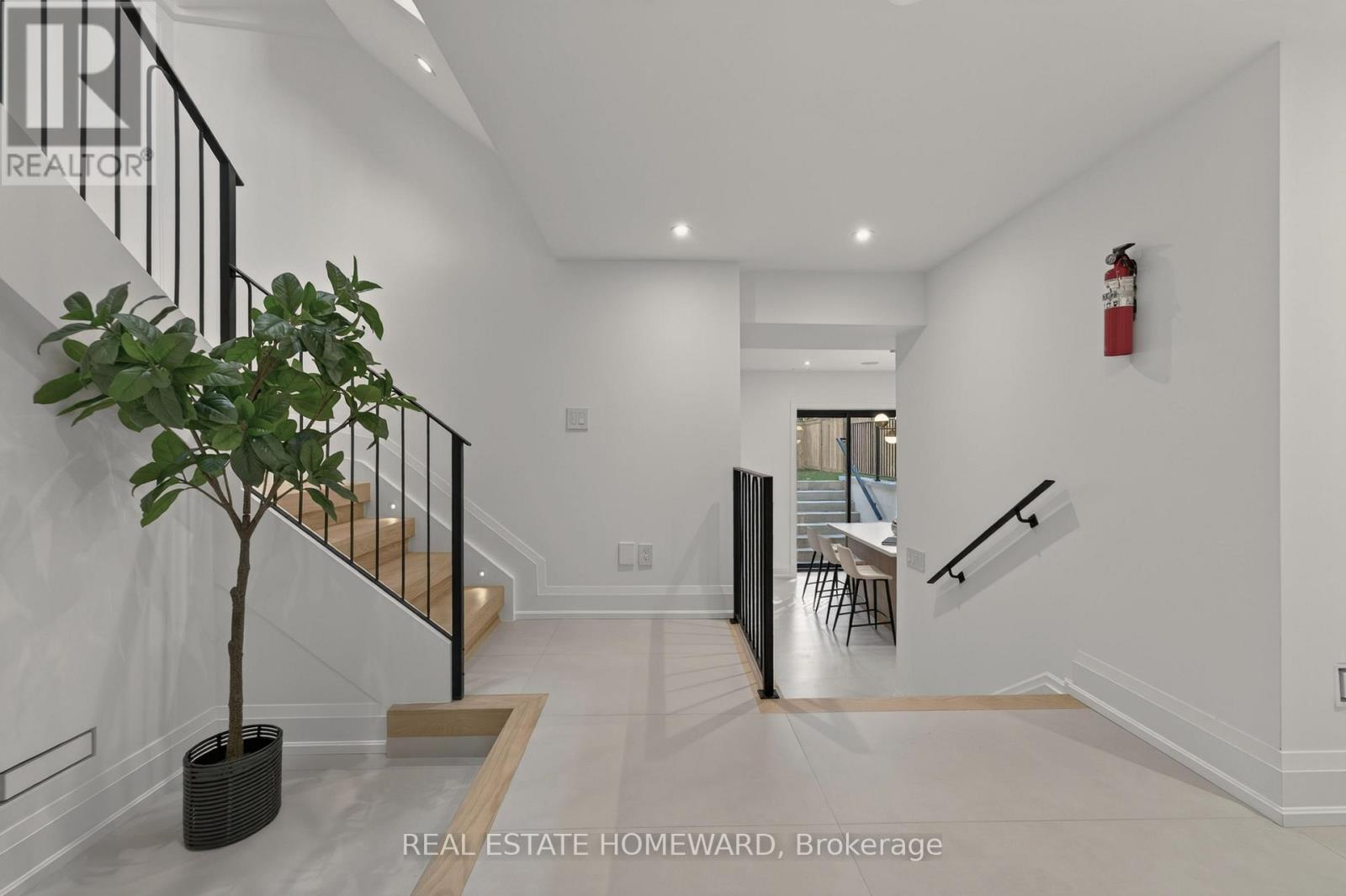 333 GLENGARRY AVENUE - 39