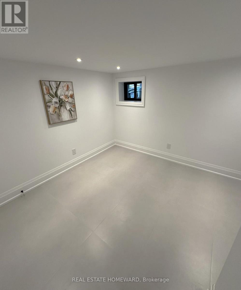 333 GLENGARRY AVENUE - 40