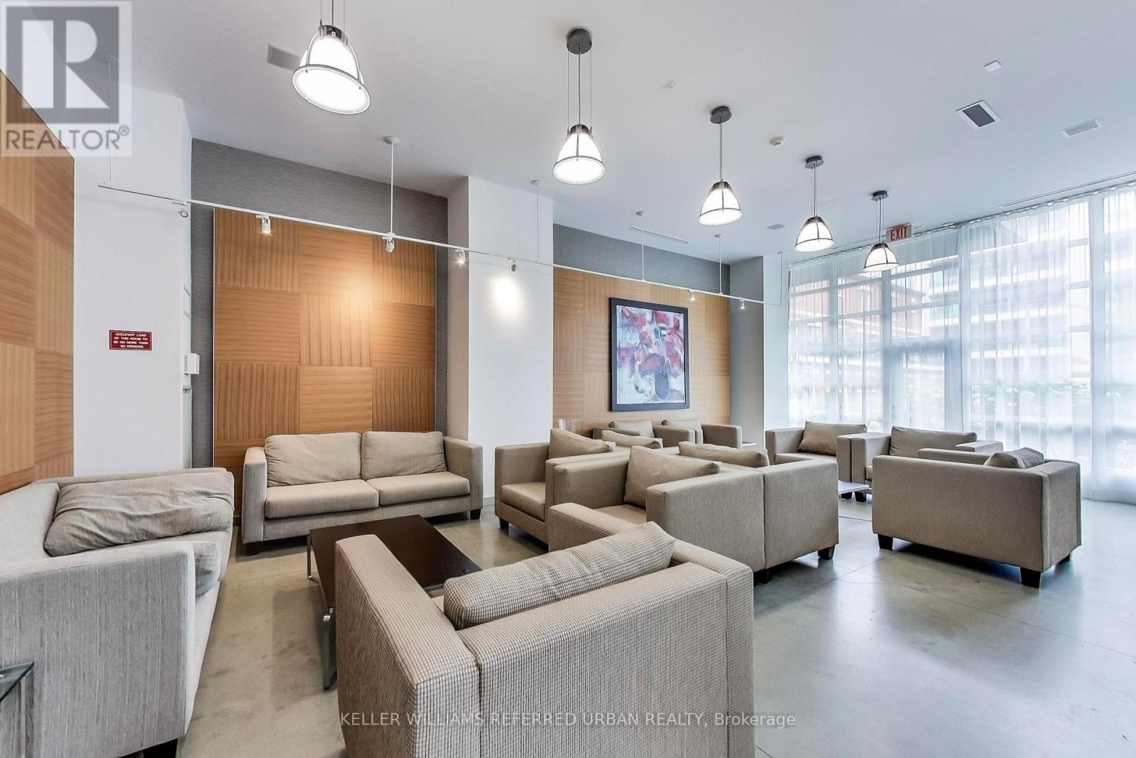 #336 380 MACPHERSON AVENUE - 16