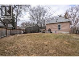 5015 52A Street, Camrose — photo 3