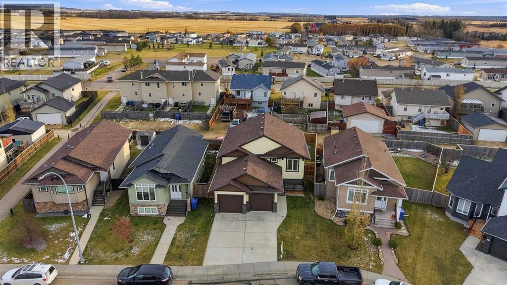 46 Mackenzie Crescent, Lacombe — photo 3